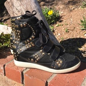 Gold studded tennis shoes🔥